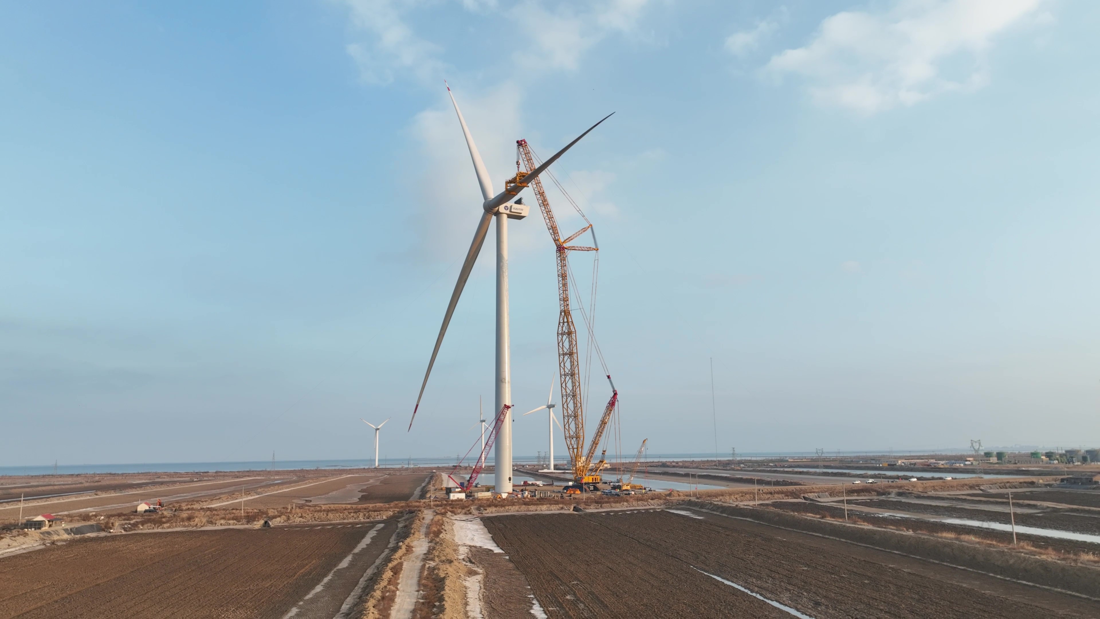 经年打磨今朝亮剑！1xBETSignup官方网站股份深远海16MW&ldquo;海鹰&rdquo;平台吊装成功