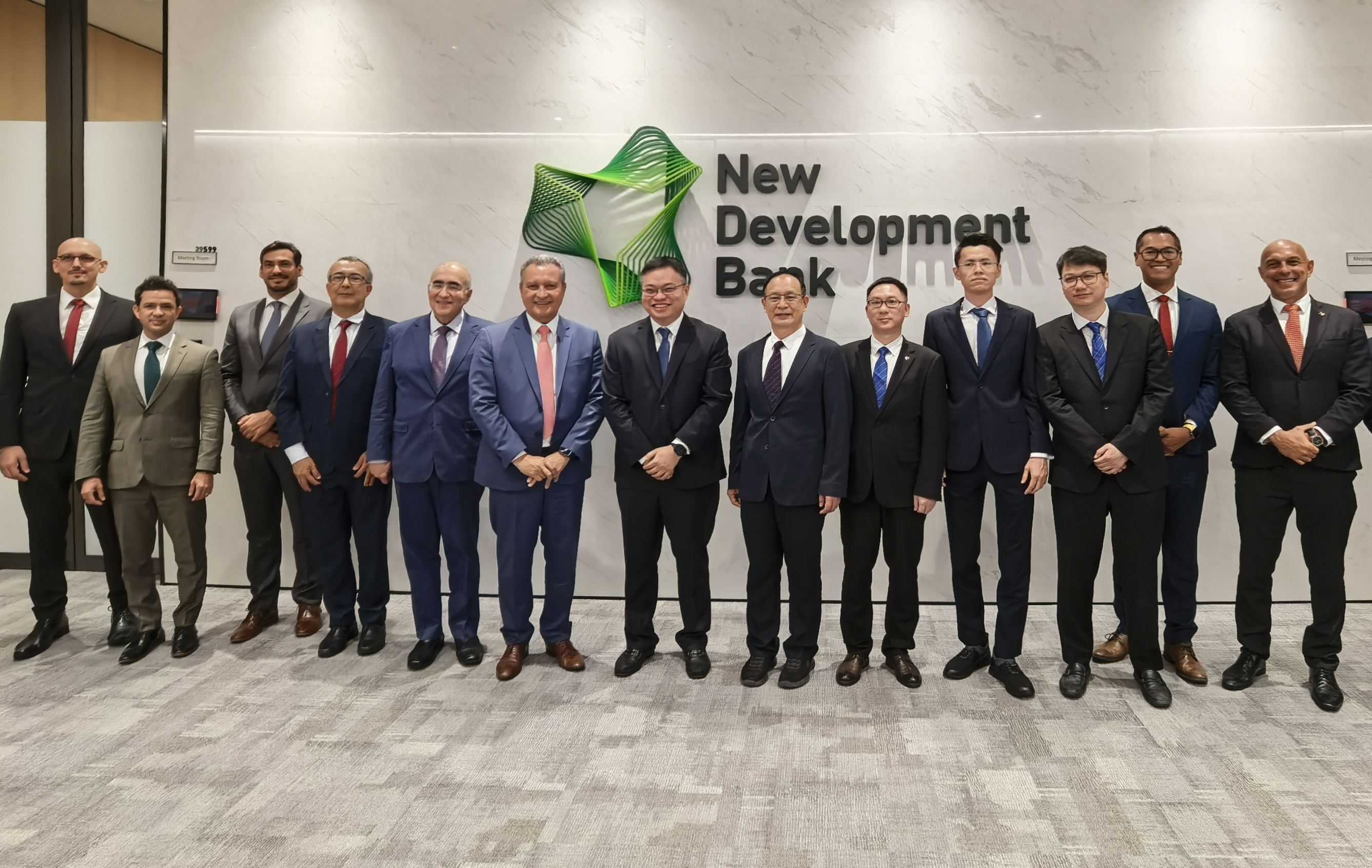 3eb6aecfa8ecc66c92603c24c8fe7221 Cheng Chenguang Meets Brazil's Chief Minister Rui Costa